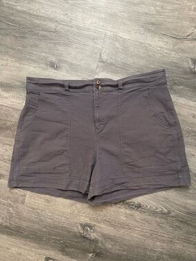 A New Day Women's Plus Flat Front Stretch High Rise Chino Shorts Gray size 18W